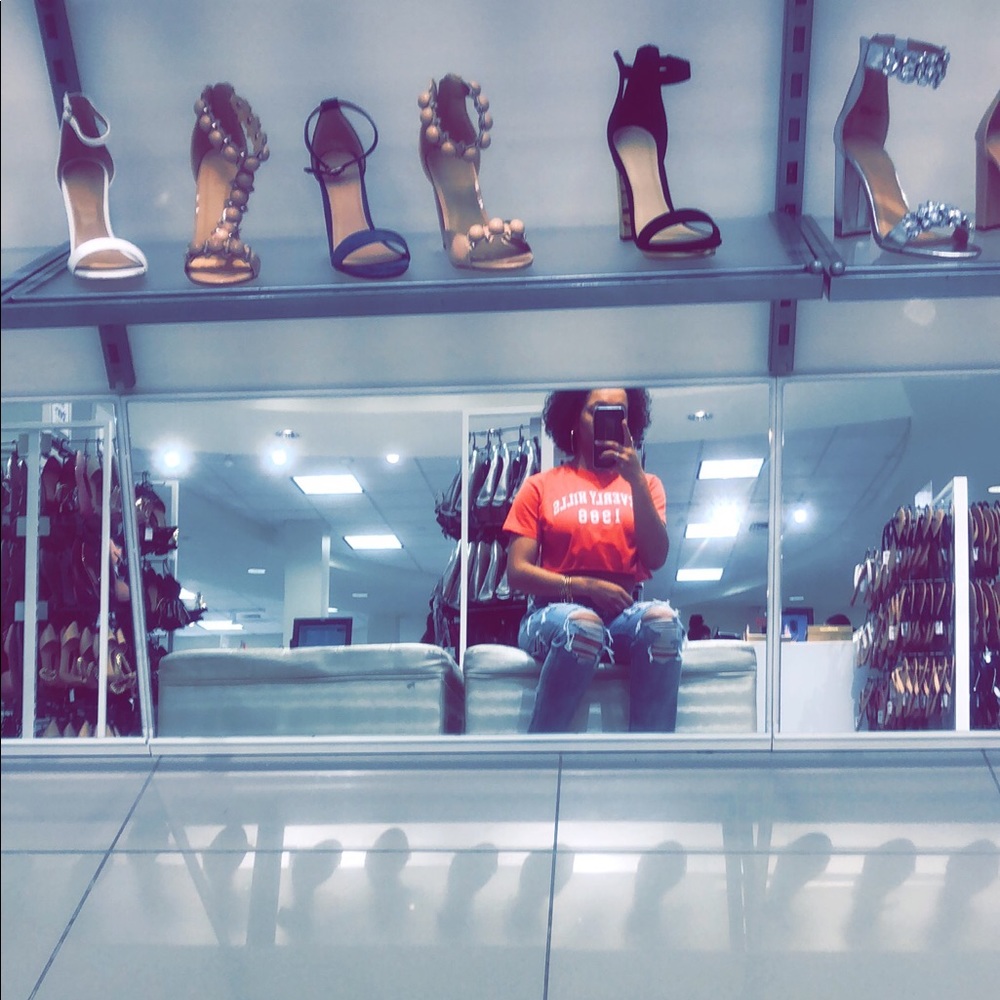 Meet your Posher, Adora